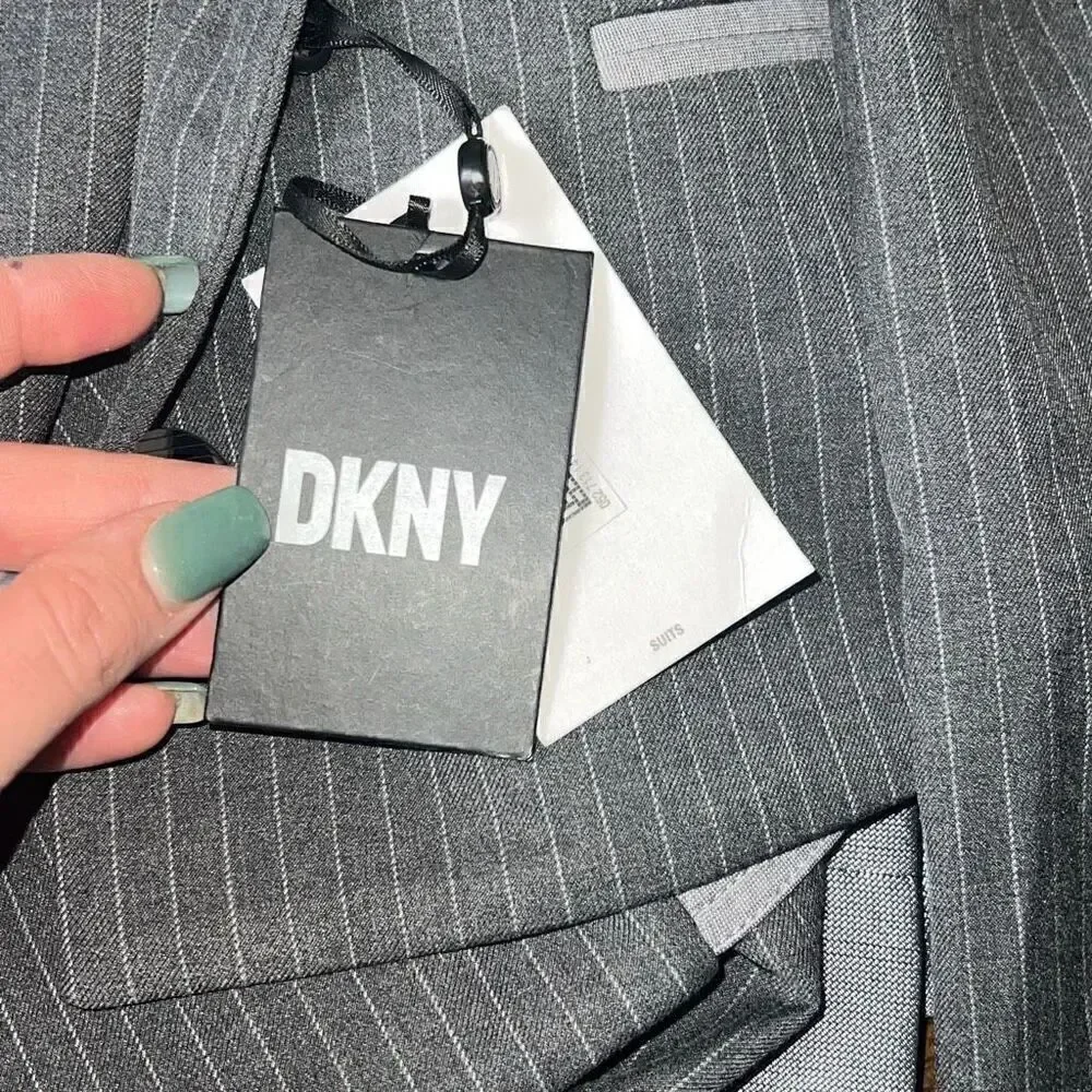 DKNY NWT Women's Pinstriped Combo Peak-Lapel Cropped Jacket Blazer 8